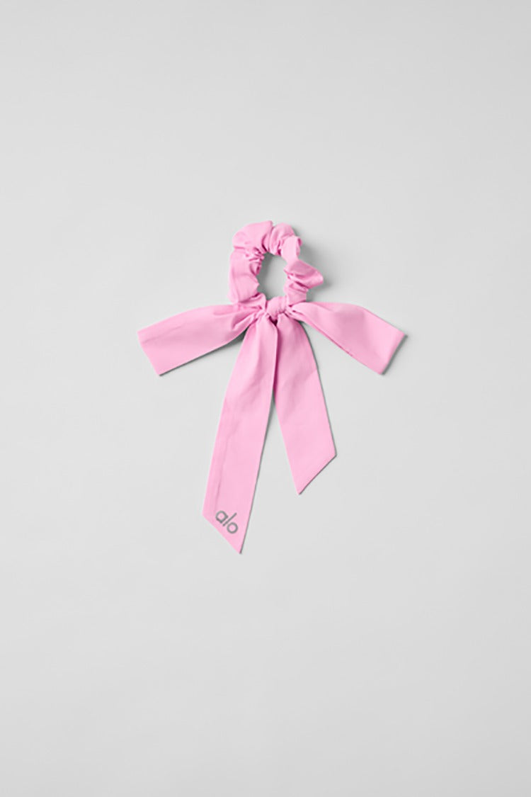 【Alo Yoga】日本未入荷 Love Knots Tie Scrunchie シュシュ Alo Yoga】日本未入荷 Love Knots Tie Scrunchie シュシュ (ALO