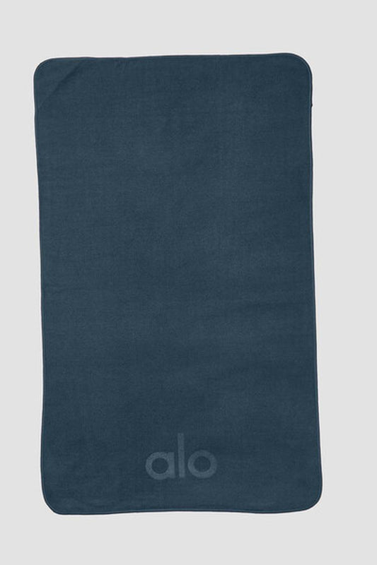 PERFORMANCE NO SWEAT HAND TOWEL