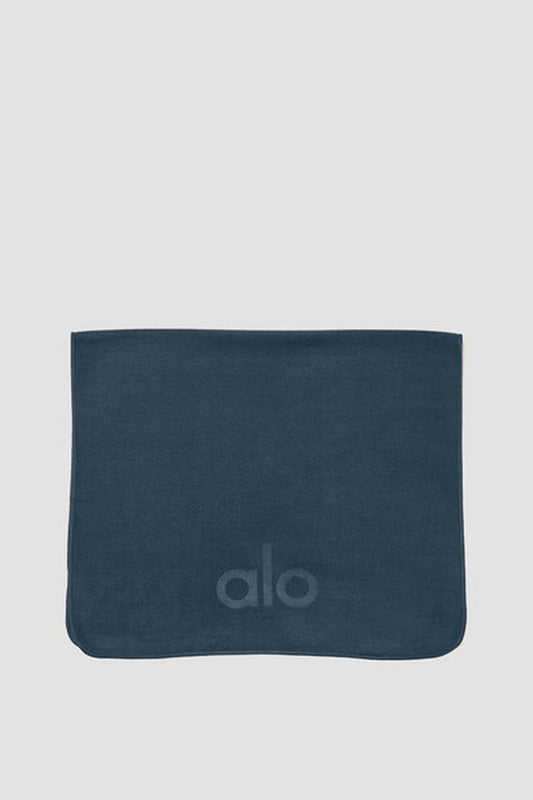 PERFORMANCE NO SWEAT HAND TOWEL