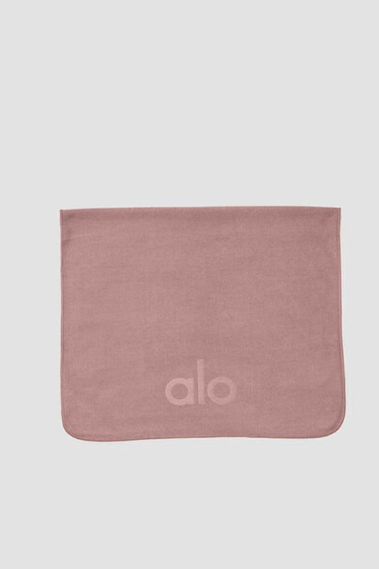 PERFORMANCE NO SWEAT HAND TOWEL