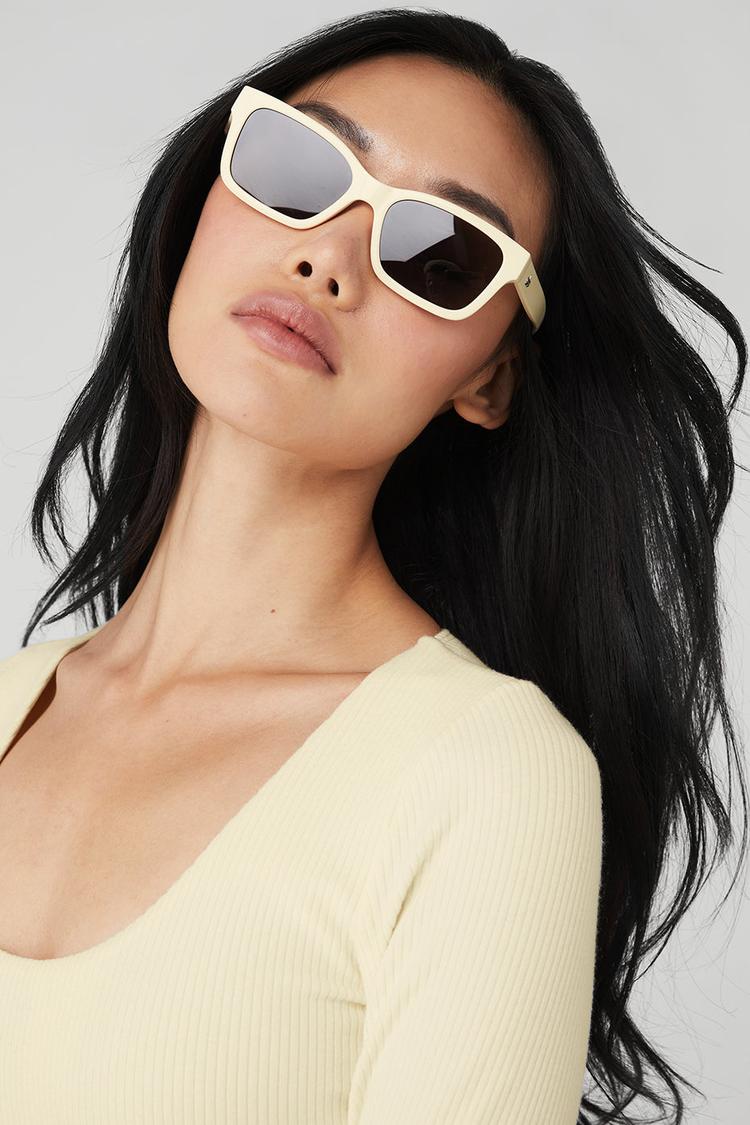 Alo Yoga Chill Sunglassesチルサングラス アロー ヨガ org.jpg