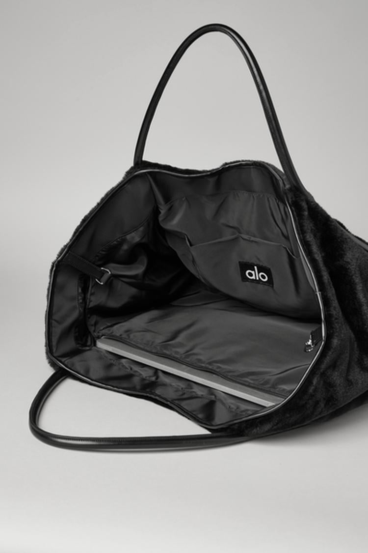 FAUX FUR TOTE BAG – Alo Yoga Indonesia