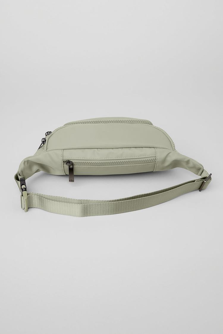 新品本物　アローヨガ Alo yoga　ベルトバック　エクスプローラー ファニー 国内発*ALO Yoga EXPLORER FANNY PACK ボディバッグ 選べる2色