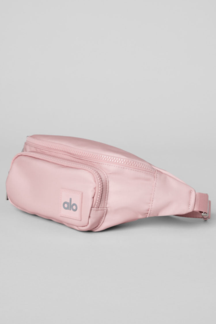 EXPLORER FANNY PACK – Alo Yoga Indonesia