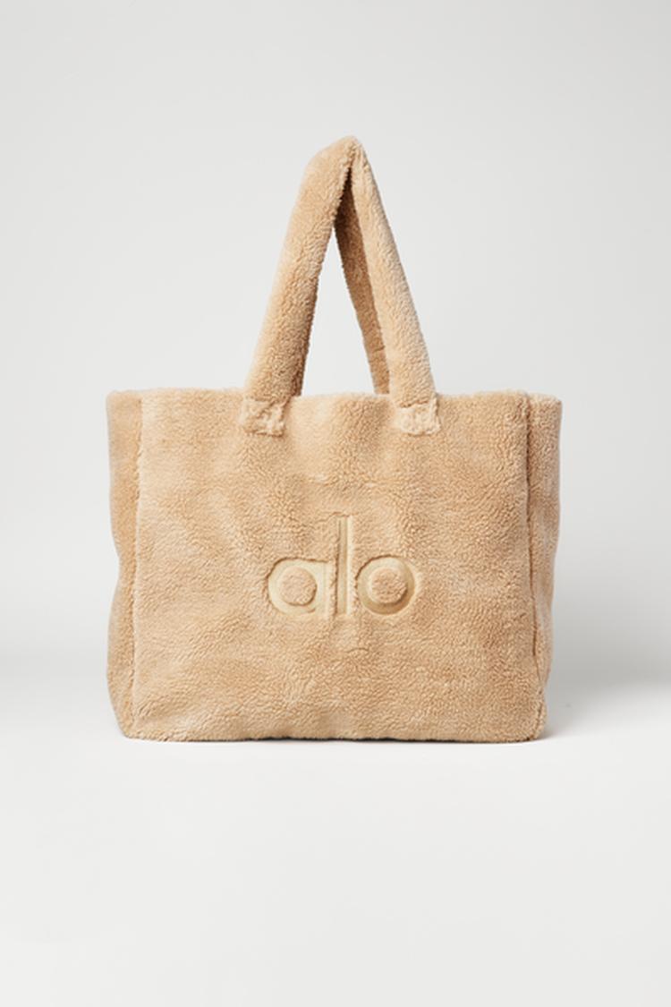 FOXY SHERPA TOTE – Alo Yoga Indonesia