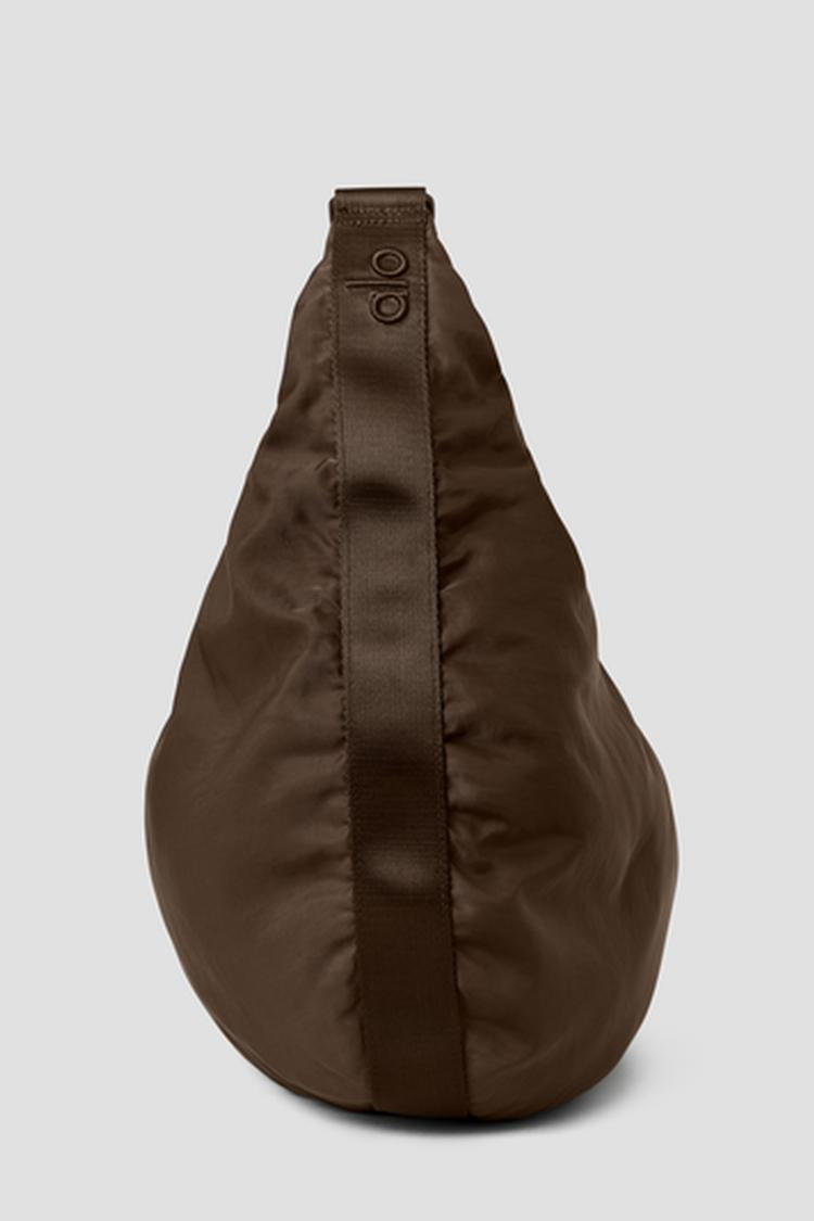 OM THE GO GYM SLING BAG – Alo Yoga Indonesia