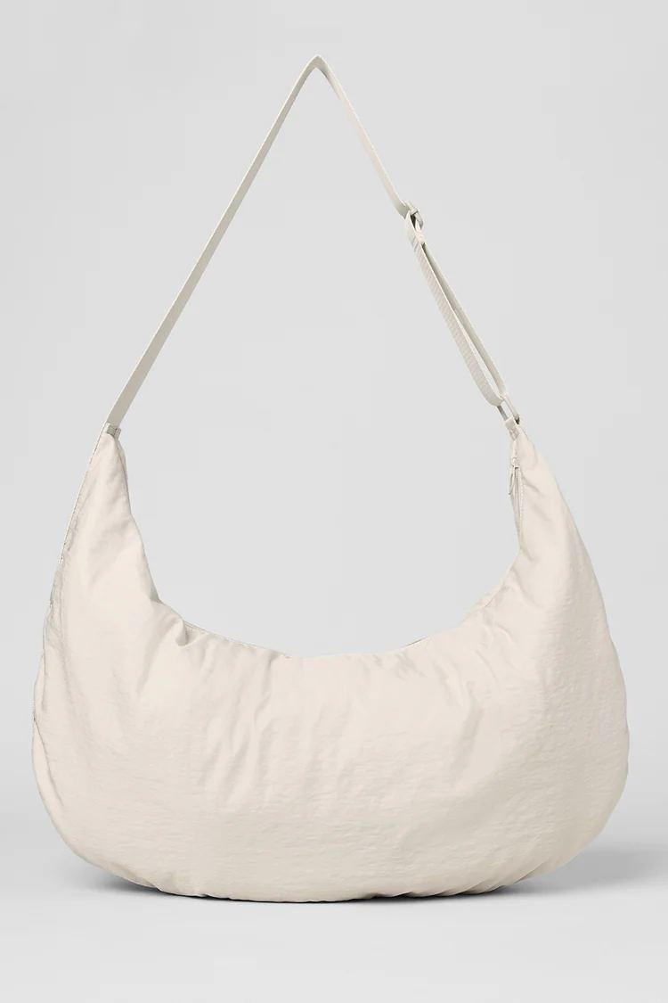 OM THE GO GYM SLING BAG – Alo Yoga Indonesia