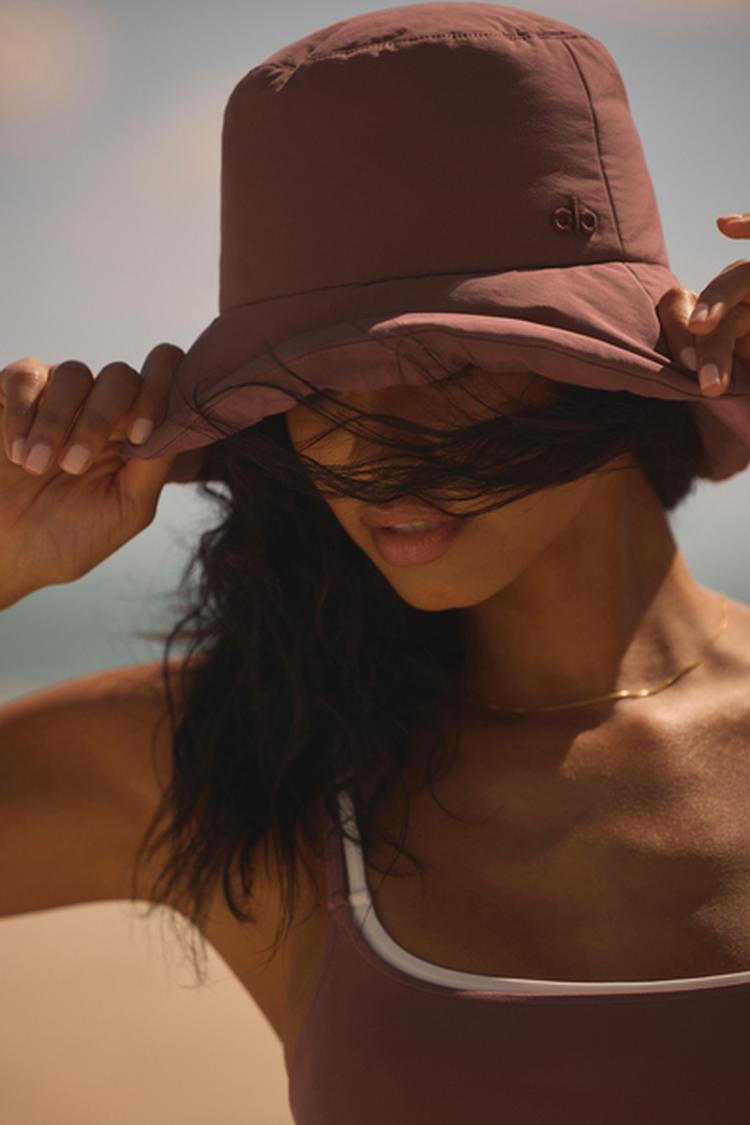 GOOD SHADE PUFFER BUCKET HAT – Alo Yoga Indonesia