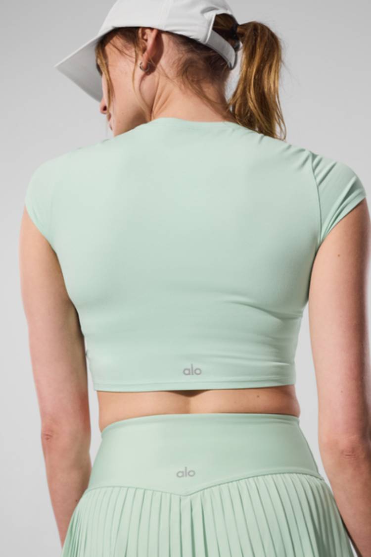 【新品未使用alo soft crop finesse short sleeve Alosoft Crop Finesse Short Sleeve - Neon Bubblegum | ALO