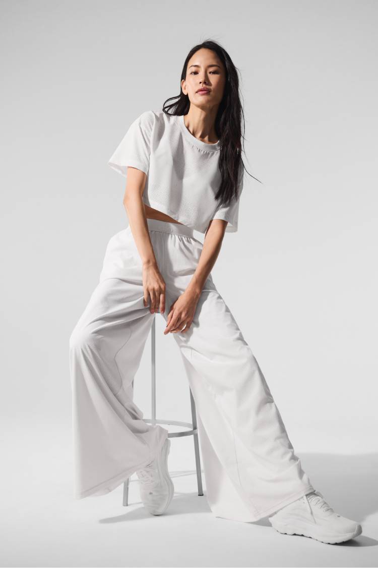 MESH CROPPED MIRAGE TEE – Alo Yoga Indonesia