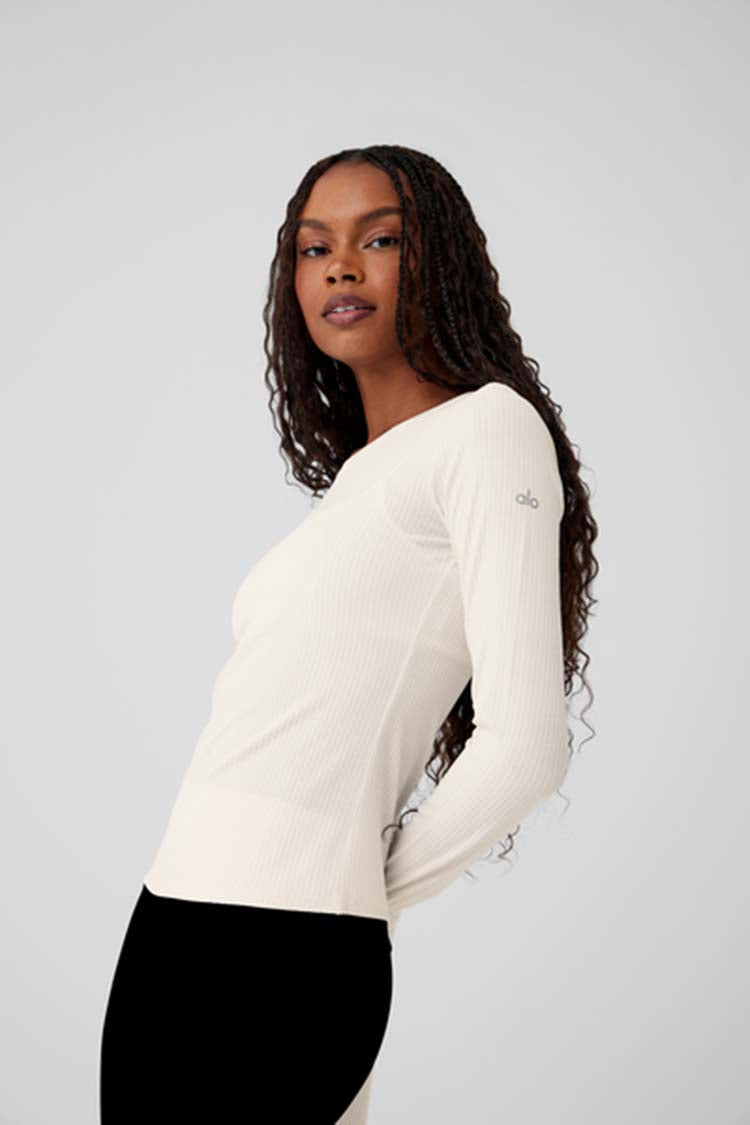 【ALO Yoga】万能★長袖 Ribbed Sea Coast Long Sleeve Ribbed Sea Coast Long Sleeve - Black | ALO