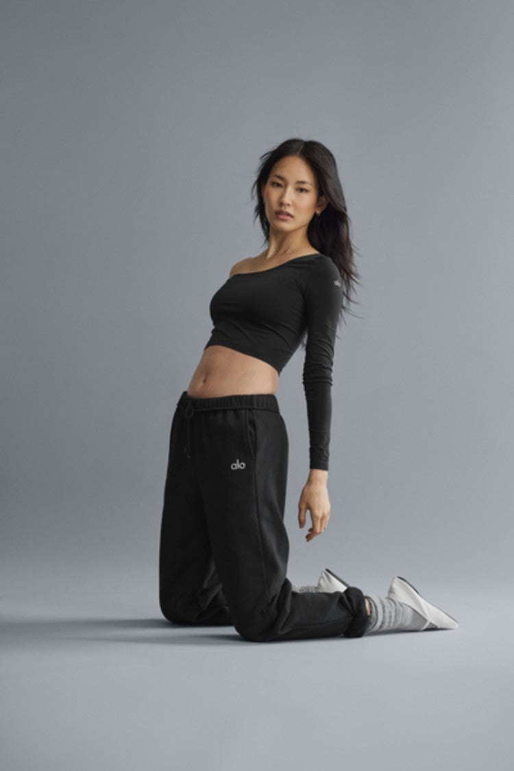 ASYMMETRIC SHEER GLOW LONG SLEEVE – Alo Yoga Indonesia