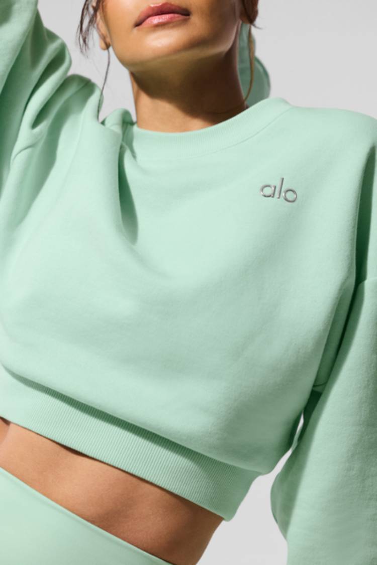 CROPPED ACCOLADE CREWNECK – ALO Indonesia
