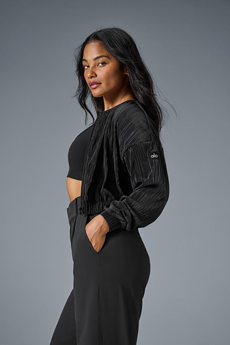 CROPPED MICRO PLISSE JACKET – Alo Yoga Indonesia