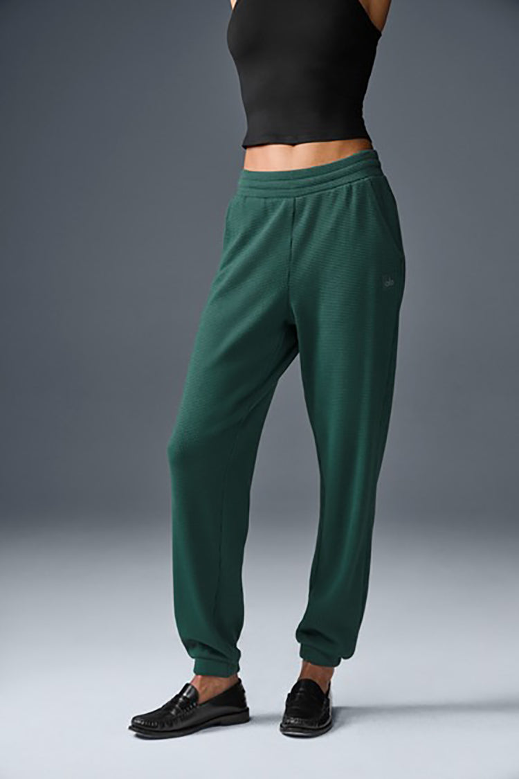国内発送【Alo Yoga】Waffle Weekend Escape Jogger Waffle Weekend Escape Jogger - Ivory | ALO