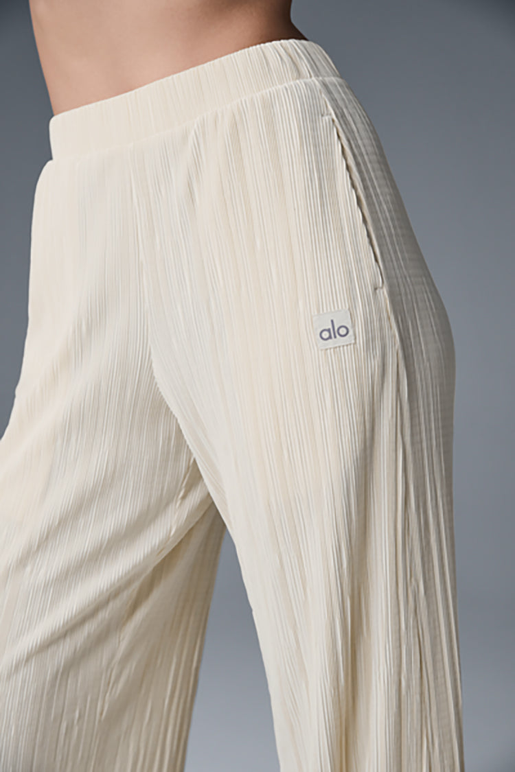 HIGH-WAIST MICRO PLISSE STRAIGHT LEG PANT – Alo Yoga Indonesia
