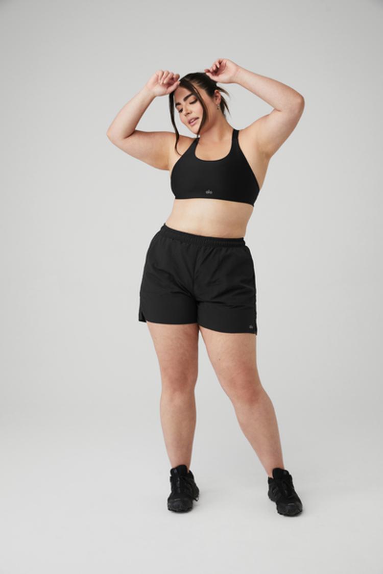 ALUMNI SHORT – Alo Yoga Indonesia