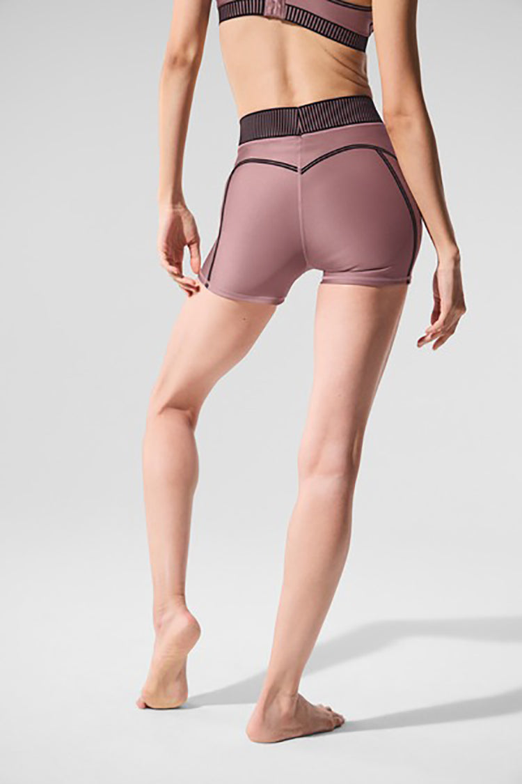 パンツ \"ALO Yoga\" Airlift High-Waist Line Up Short Airlift High-Waist Line Up Short - Black | ALO
