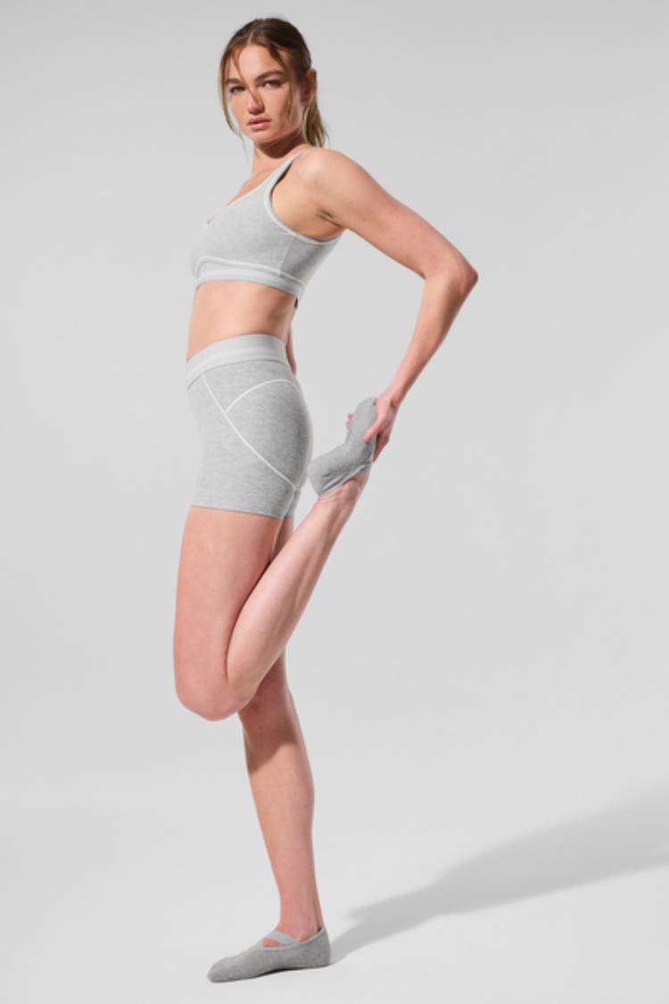Shorts for Women | Alo Yoga Indonesia