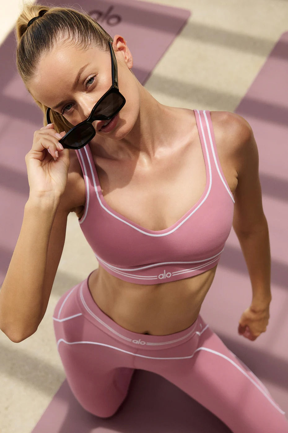AIRBRUSH HEART THROB BRA – Alo Yoga Indonesia